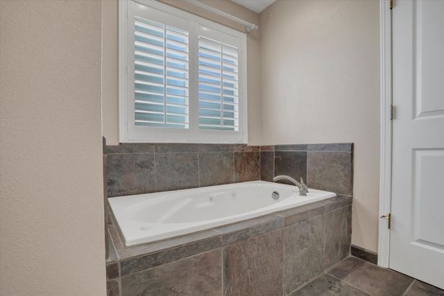 3403 Freitas Ct, Turlock, CA 95382