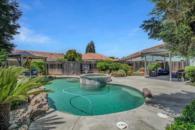3403 Freitas Ct, Turlock, CA 95382