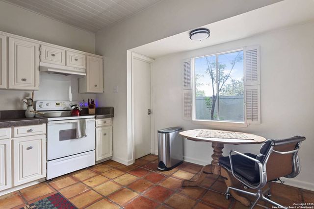 3102 Eisenhauer Rd Apt A1, San Antonio, TX 78209