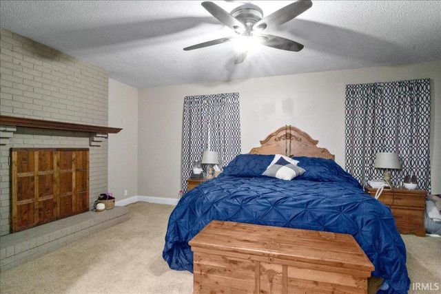 2352 E Warrenton Road, Haubstadt, IN 47639