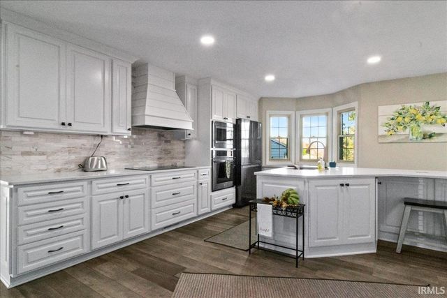 2352 E Warrenton Road, Haubstadt, IN 47639