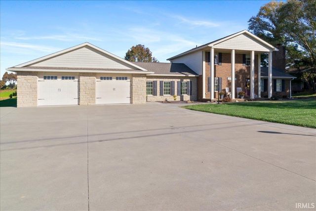 2352 E Warrenton Road, Haubstadt, IN 47639