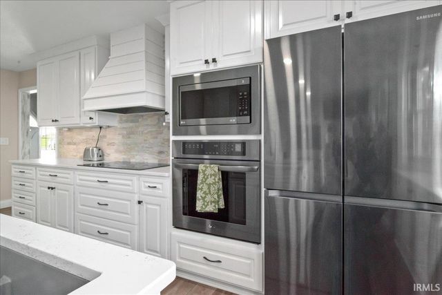 2352 E Warrenton Road, Haubstadt, IN 47639