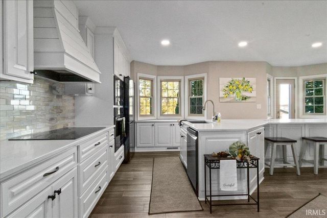 2352 E Warrenton Road, Haubstadt, IN 47639