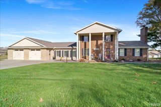 2352 E Warrenton Road, Haubstadt, IN 47639