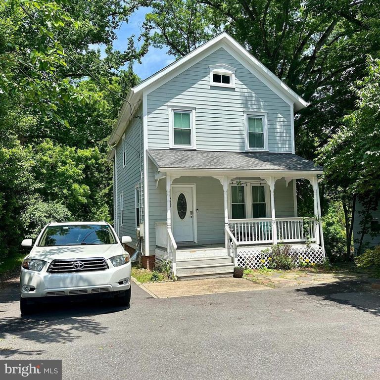 4023 JONES BRIDGE RD, Chevy Chase, MD 20815