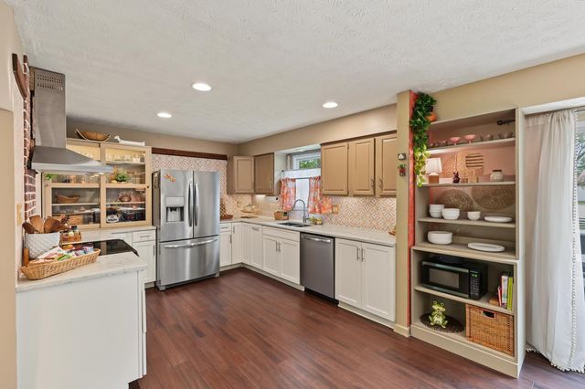 8005 Maxtown Road, Westerville, OH 43082