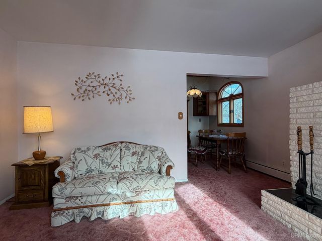 2009 Deer Lake Avenue, Ishpeming, MI 49849