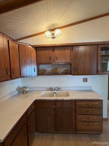 2009 Deer Lake Avenue, Ishpeming, MI 49849