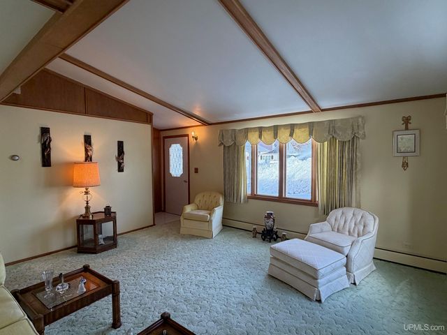 2009 Deer Lake Avenue, Ishpeming, MI 49849