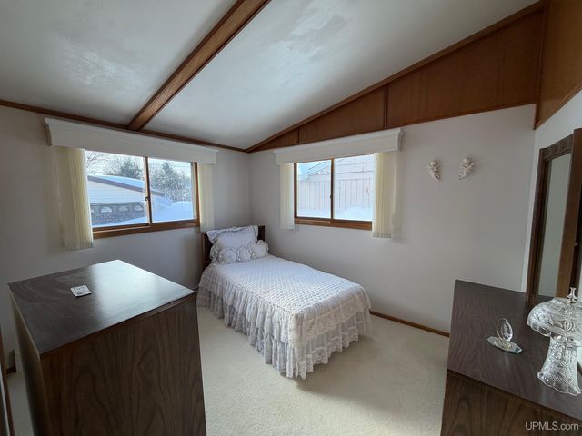 2009 Deer Lake Avenue, Ishpeming, MI 49849
