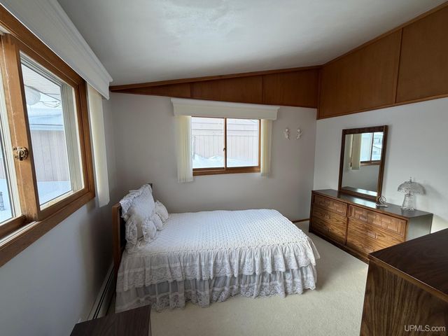 2009 Deer Lake Avenue, Ishpeming, MI 49849