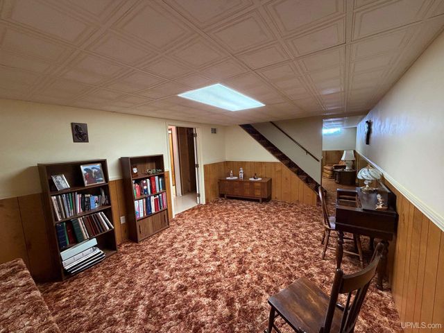 2009 Deer Lake Avenue, Ishpeming, MI 49849