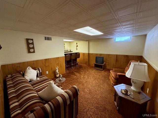 2009 Deer Lake Avenue, Ishpeming, MI 49849