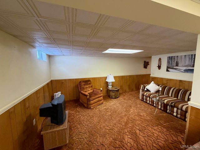 2009 Deer Lake Avenue, Ishpeming, MI 49849