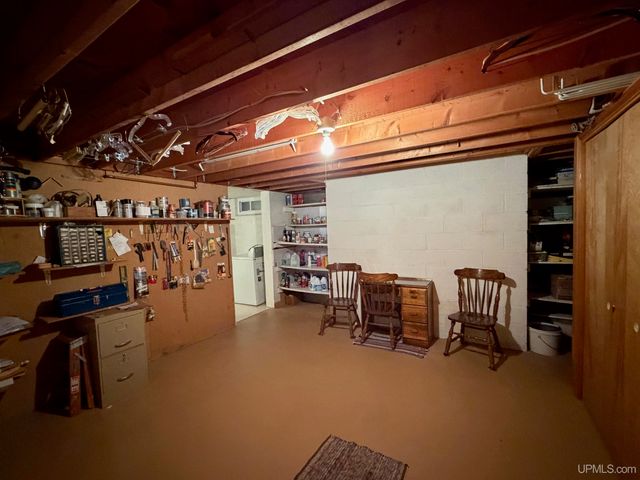 2009 Deer Lake Avenue, Ishpeming, MI 49849