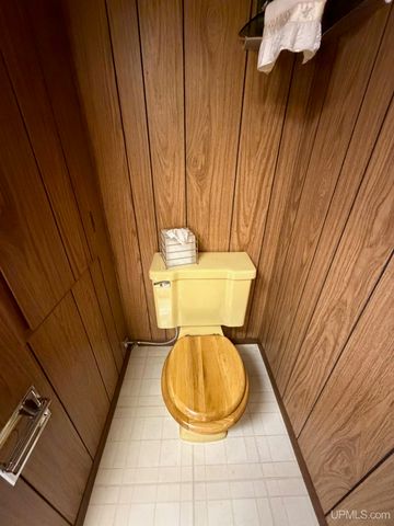 2009 Deer Lake Avenue, Ishpeming, MI 49849