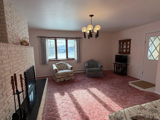 2009 Deer Lake Avenue, Ishpeming, MI 49849