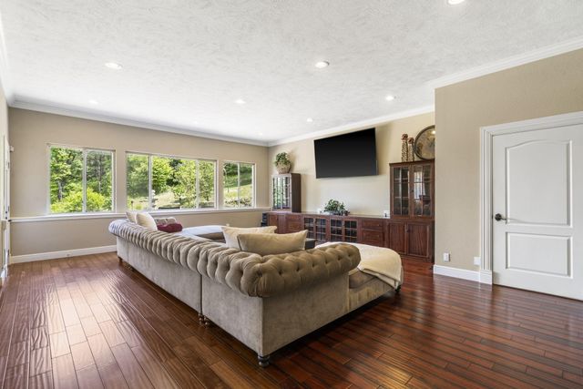 200 Barnes Lane, Branson, MO 65616
