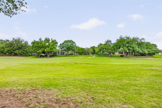 11121 Pinehurst DR D, Austin, TX 78747