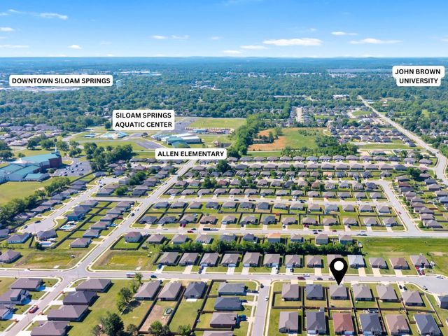 603 W Cattleman Court, Siloam Springs, AR 72761