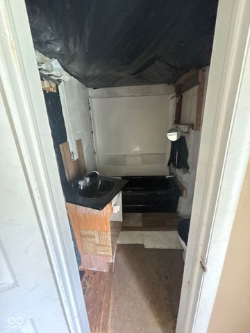 2615 Brown Street, Anderson, IN 46016