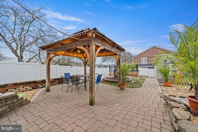 2122 LINCOLN, Northampton, PA 18067