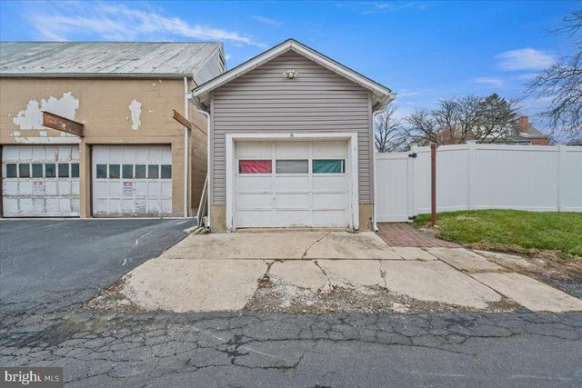 2122 LINCOLN, Northampton, PA 18067