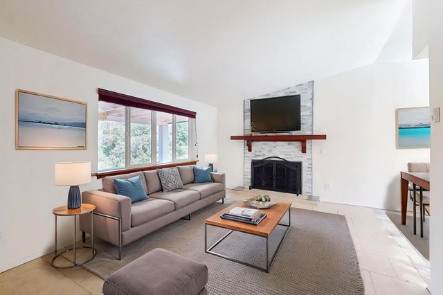 17A Old Agua Fria Road E, Santa Fe, NM 87508
