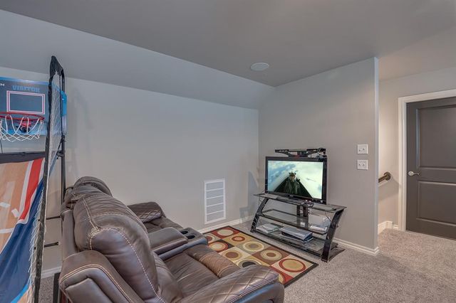 1909 Wye Street, Yukon, OK 73099