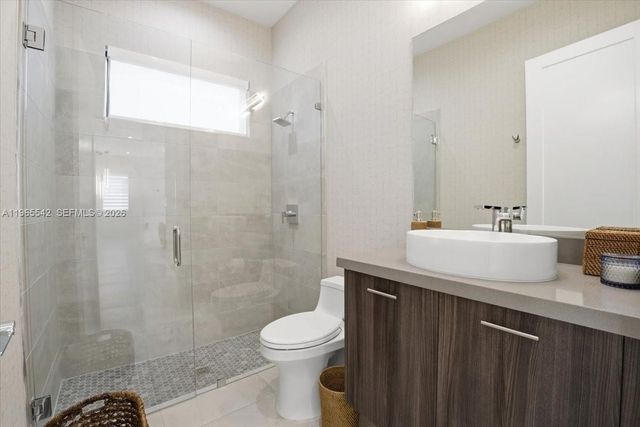 8096 NW 48th Ter, Doral, FL 33166