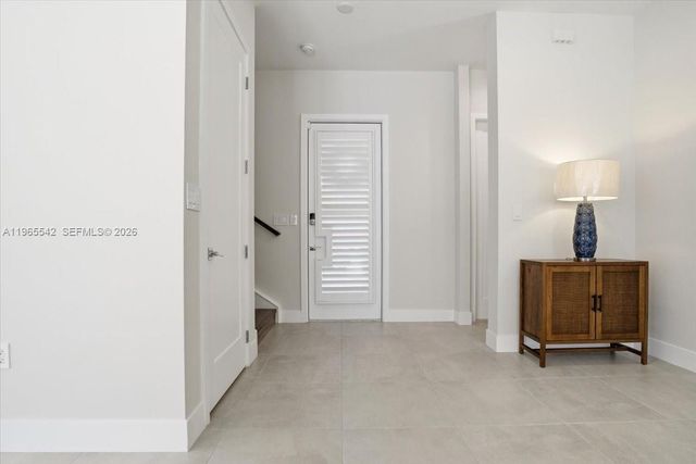 8096 NW 48th Ter, Doral, FL 33166