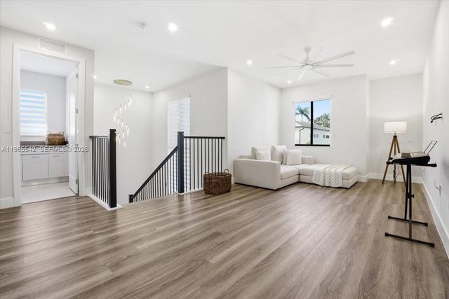 8096 NW 48th Ter, Doral, FL 33166