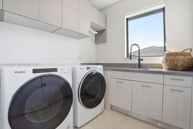 8096 NW 48th Ter, Doral, FL 33166