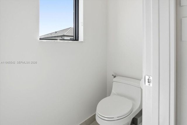 8096 NW 48th Ter, Doral, FL 33166