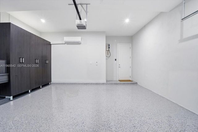 8096 NW 48th Ter, Doral, FL 33166