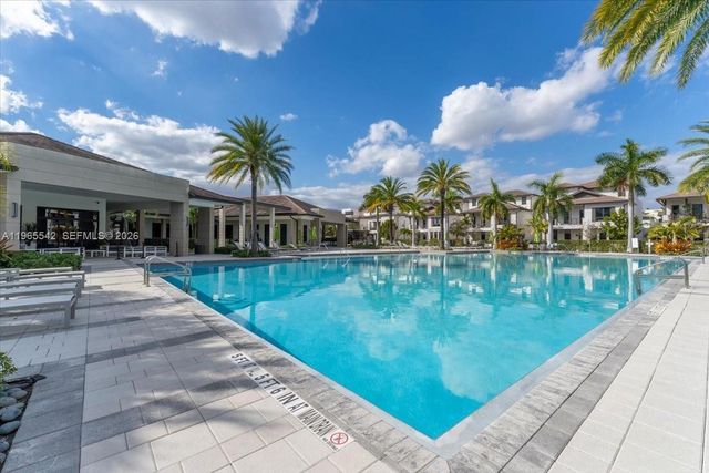 8096 NW 48th Ter, Doral, FL 33166