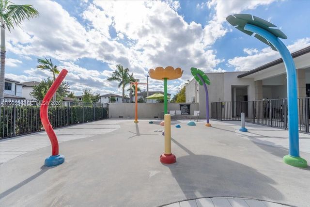 8096 NW 48th Ter, Doral, FL 33166