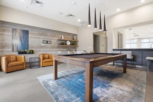 8096 NW 48th Ter, Doral, FL 33166