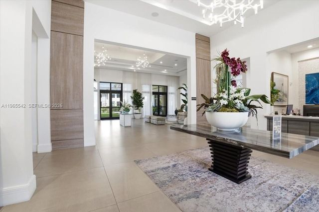 8096 NW 48th Ter, Doral, FL 33166