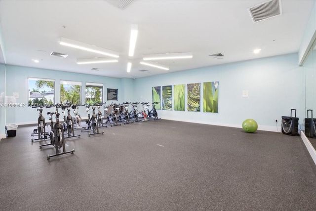 8096 NW 48th Ter, Doral, FL 33166