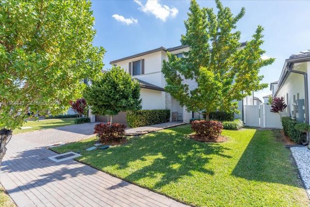 8096 NW 48th Ter, Doral, FL 33166