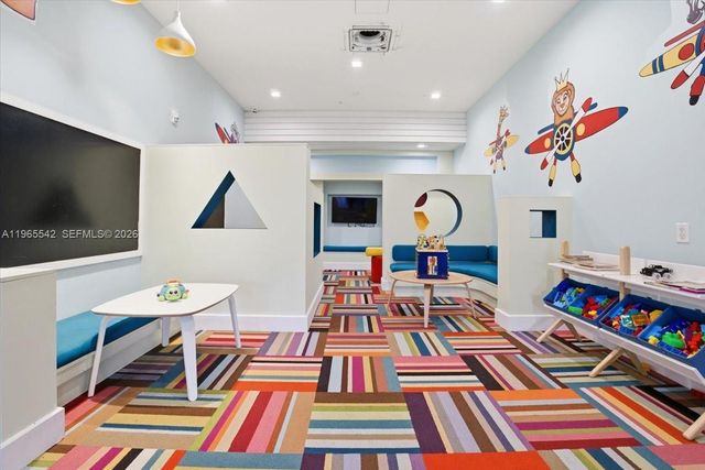 8096 NW 48th Ter, Doral, FL 33166