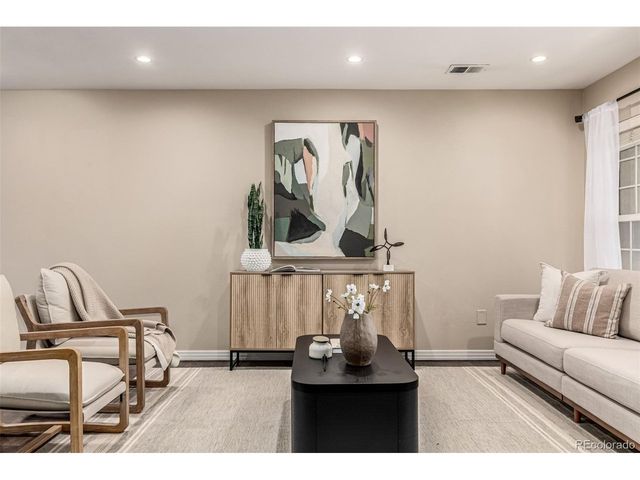 1661 N Washington St D, Denver, CO 80203