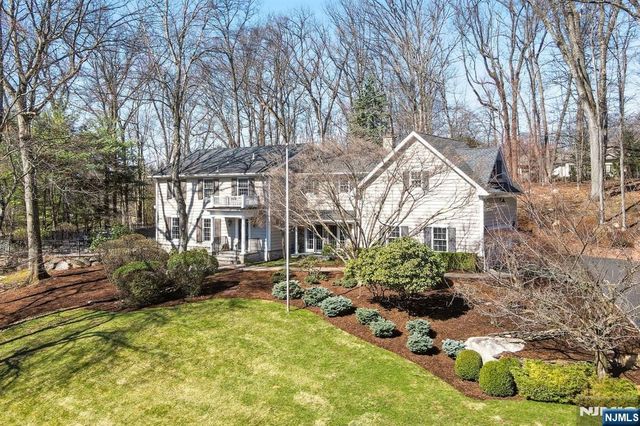 760 Rivenwood Road, Franklin Lakes, NJ 07417