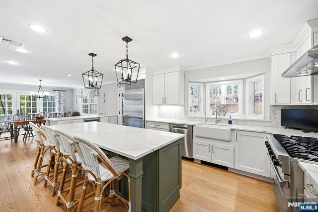 760 Rivenwood Road, Franklin Lakes, NJ 07417