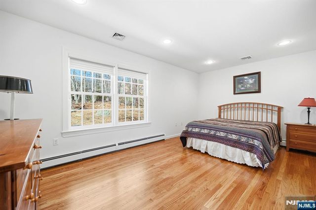 760 Rivenwood Road, Franklin Lakes, NJ 07417