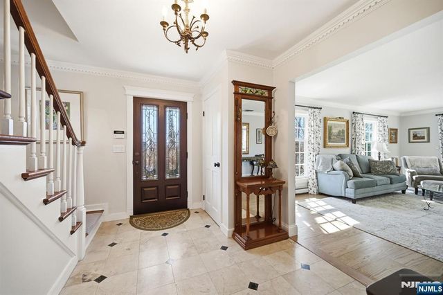 760 Rivenwood Road, Franklin Lakes, NJ 07417