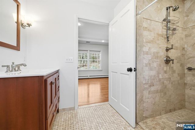 760 Rivenwood Road, Franklin Lakes, NJ 07417