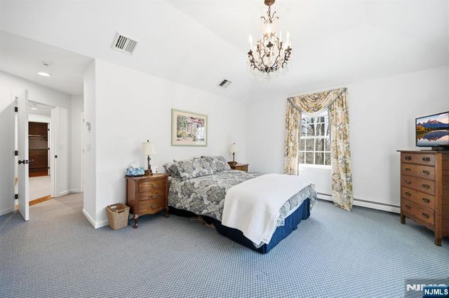760 Rivenwood Road, Franklin Lakes, NJ 07417
